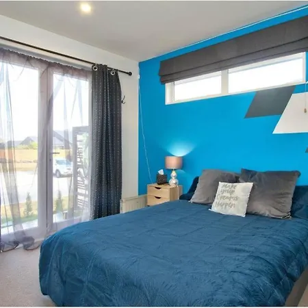 Banbury Deluxe With Spa Bath! Private Courtyard!